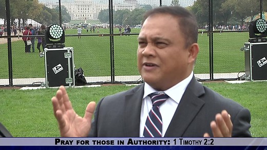 Dr. Chaps talks with White House Commissioner Hermon Martier